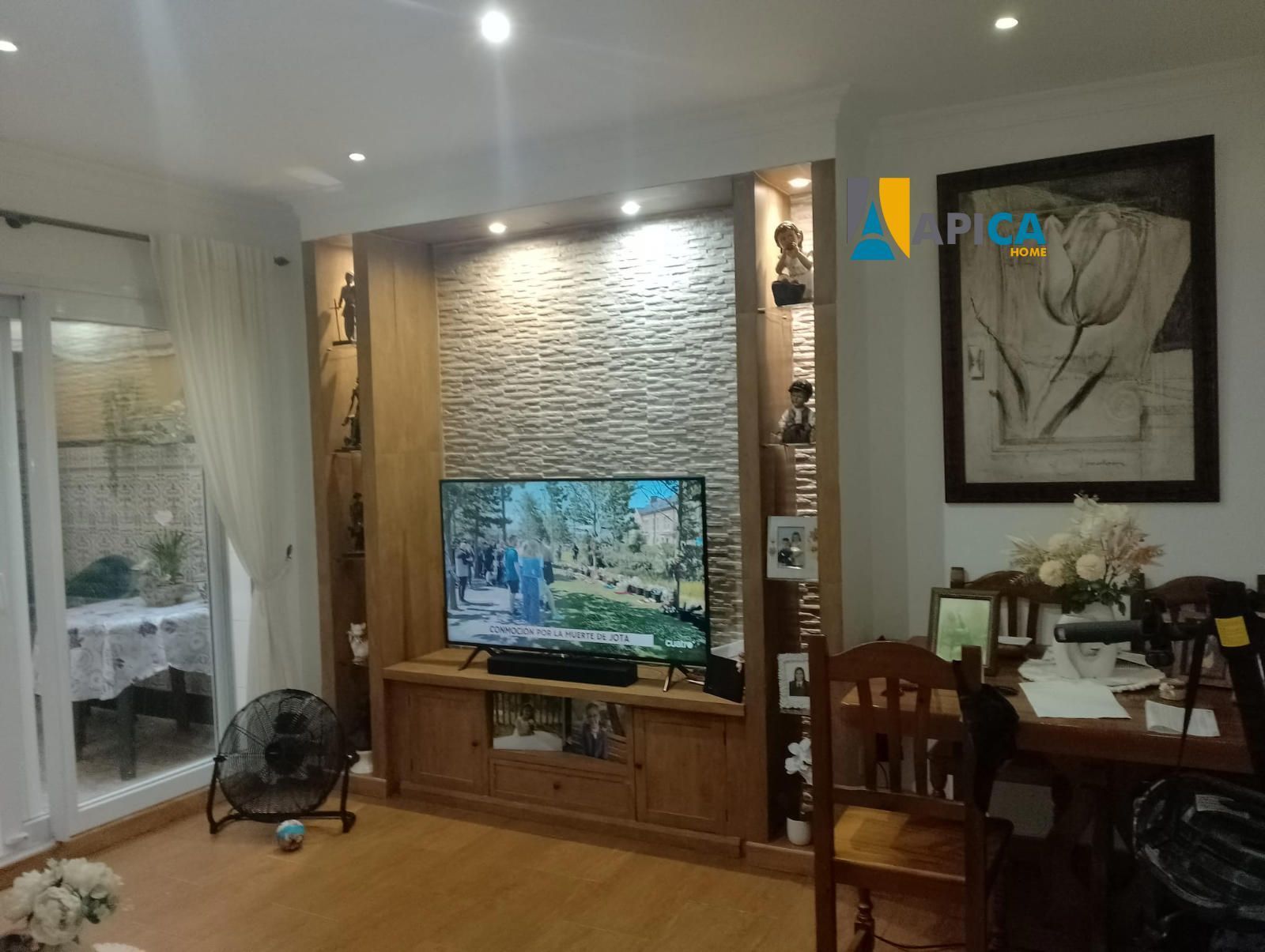 Sala d'estar de Casa o xalet en venda en La Línea de la Concepción amb Jardí privat