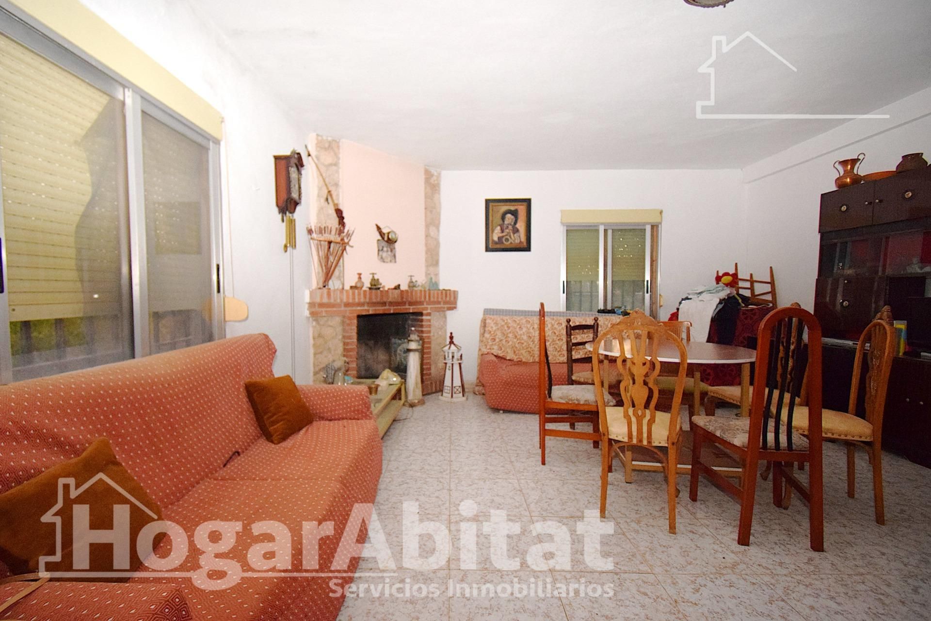 Sala d'estar de Casa o xalet en venda en Llíria amb Aire condicionat, Terrassa i Piscina