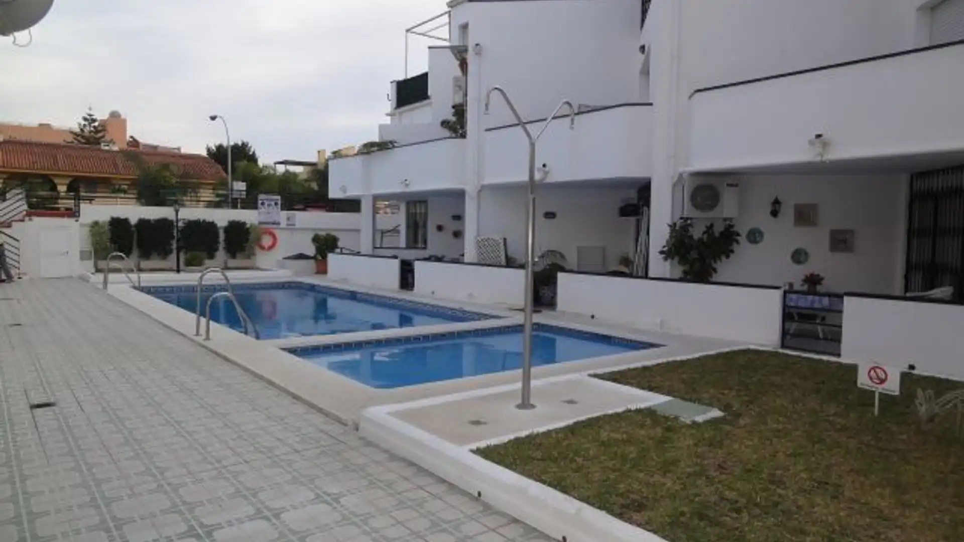 Schwimmbecken von Wohnungen zum Verkauf in Torremolinos mit Klimaanlage, Terrasse und Möbliert
