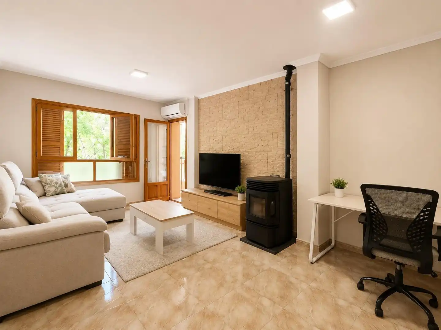 Living room of Flat for sale in Inca  with Terrace and Furnished