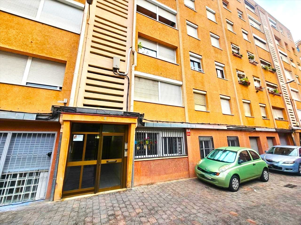 Vista exterior de Pis en venda en Rubí