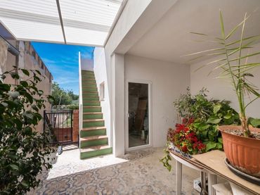 Maison mitoyenne avec balcon à vendre à Calle Arrabal