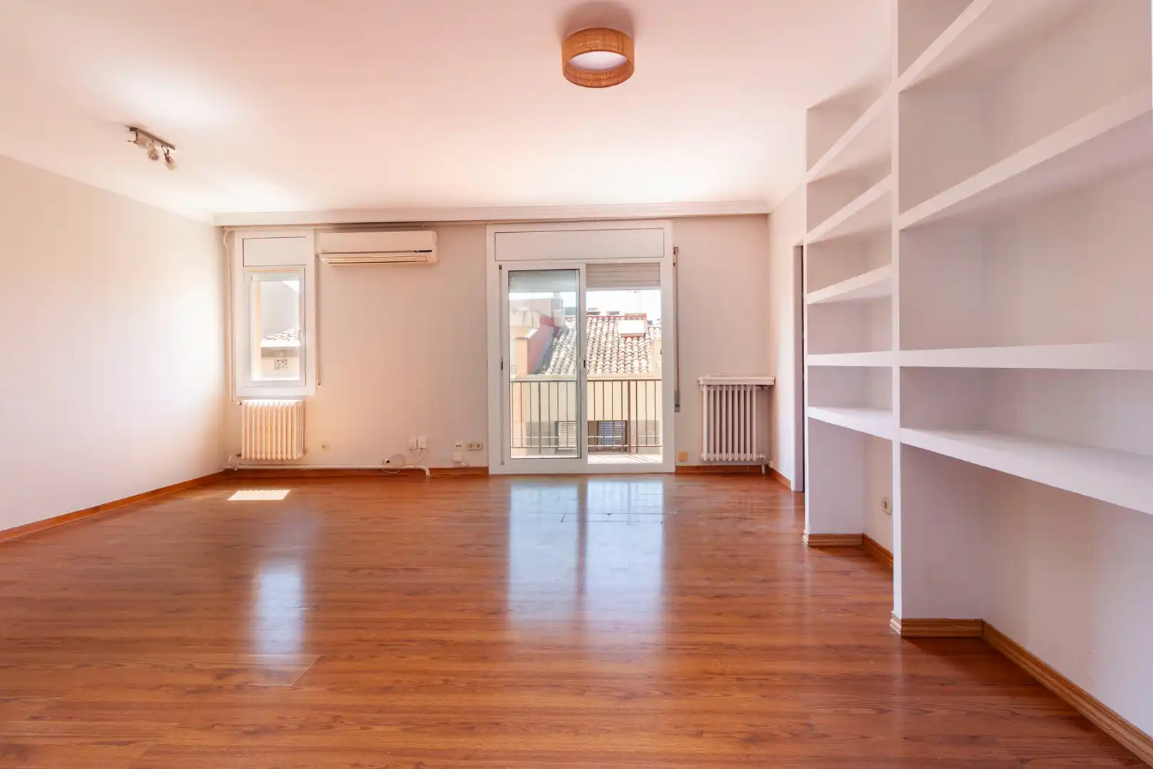 Living room of Flat for sale in Terrassa  with Air Conditioner, Heating and Private garden