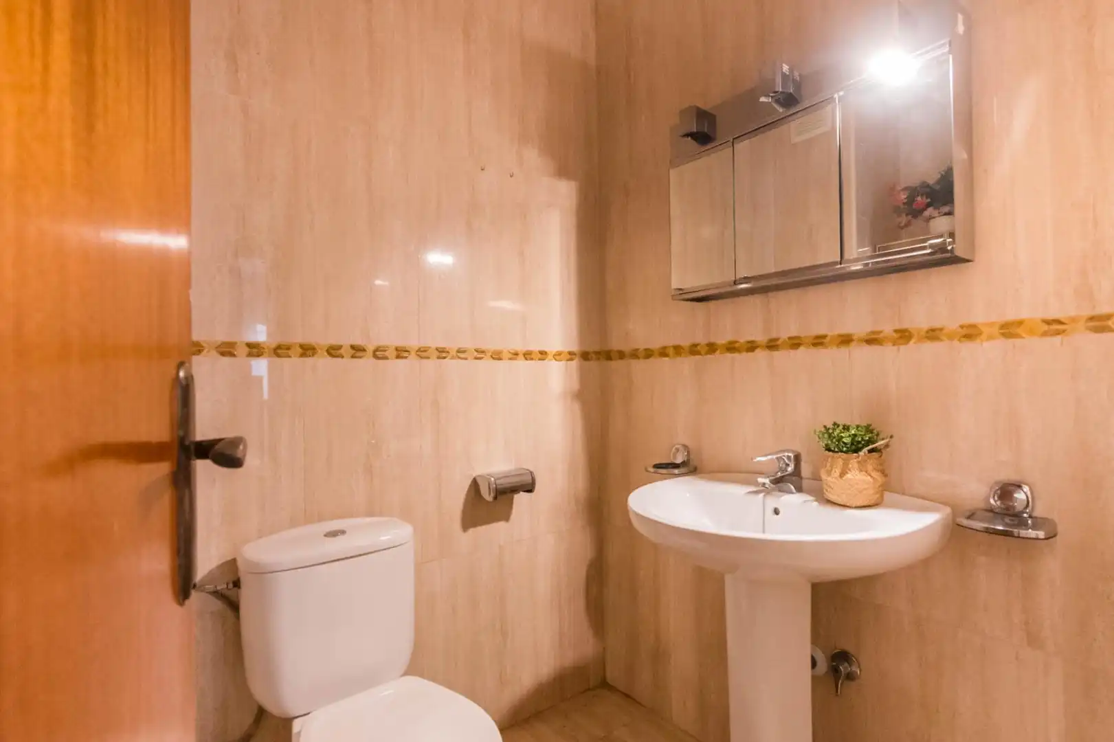 Baño de Piso en venta en Cartagena con Aire acondicionado, Amueblado y Balcón