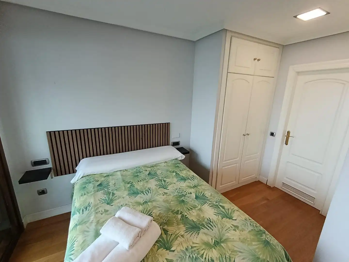 Dormitori de Pis en venda en Gijón  amb Calefacció