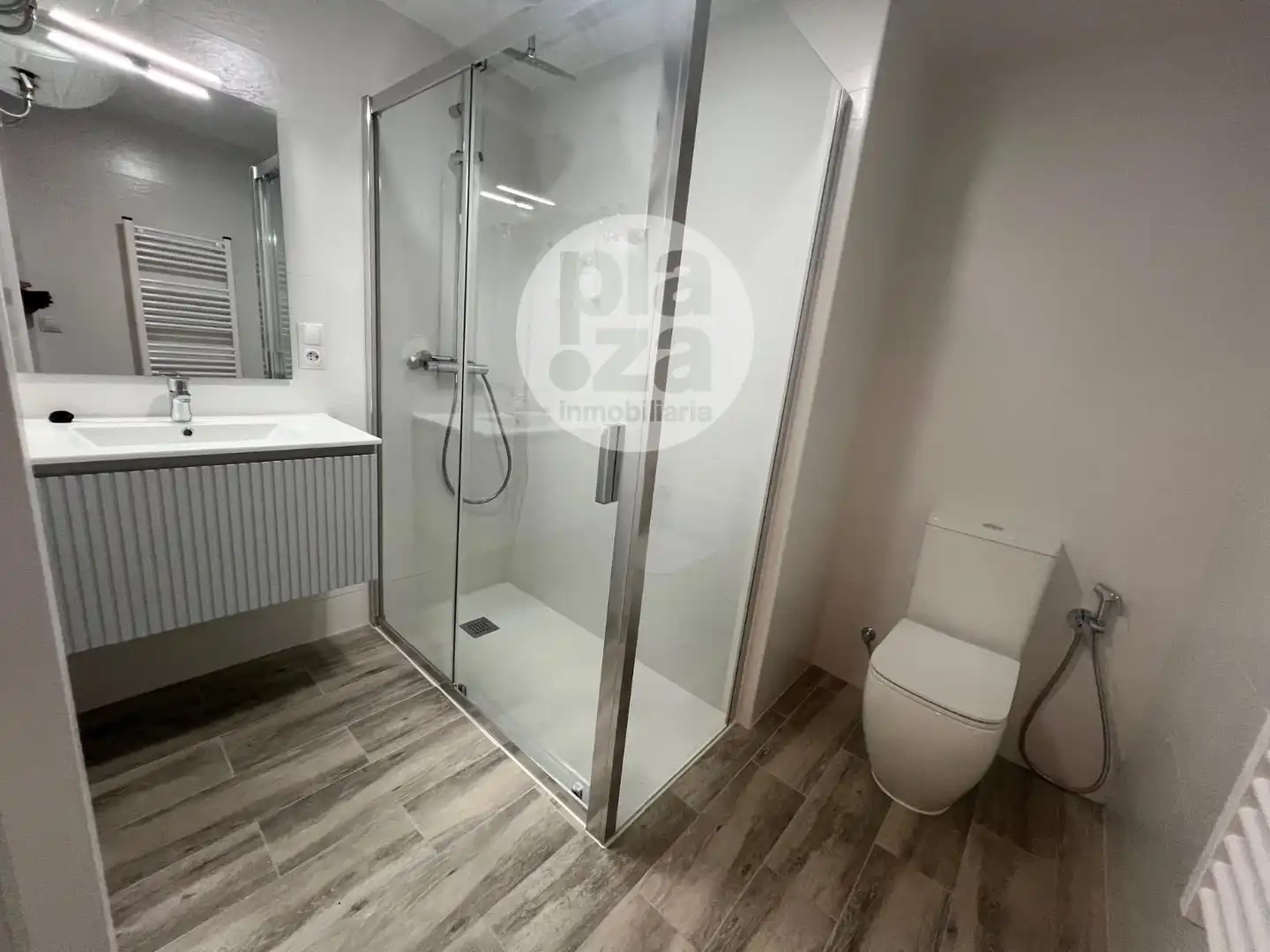 Badezimmer von Wohnung zum Verkauf in Burgos mit Heizung