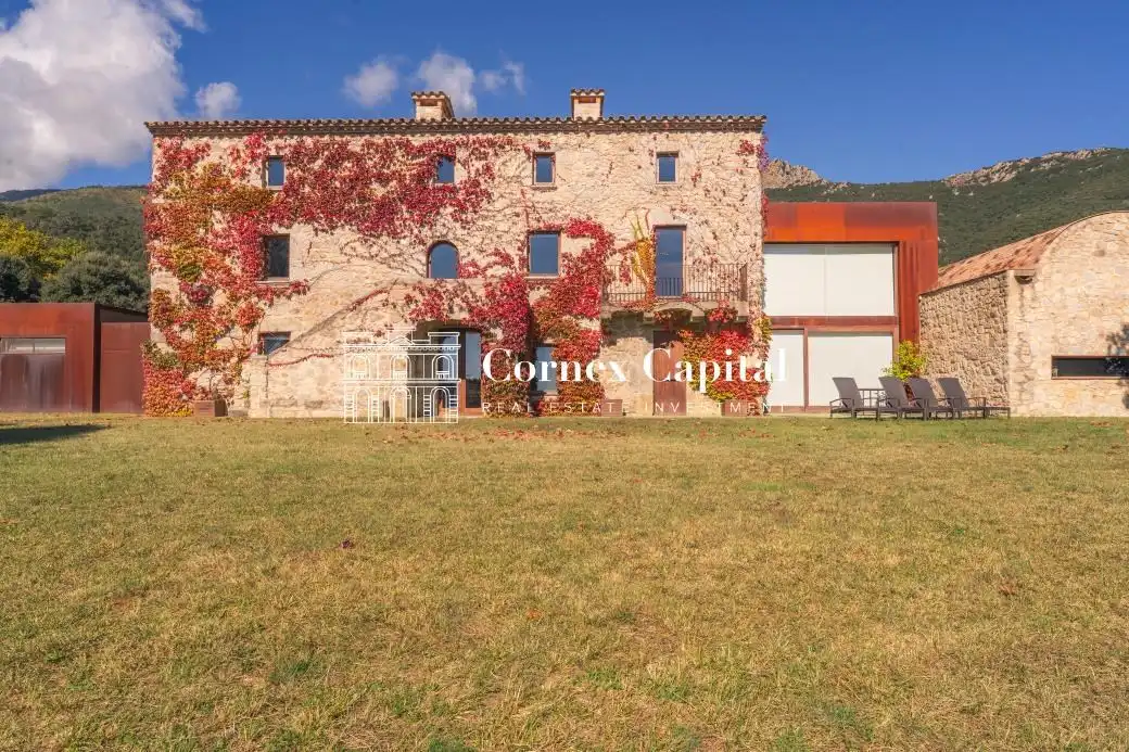 Vista exterior de Finca rústica en venta en Maçanet de Cabrenys con Calefacción, Jardín privado y Terraza