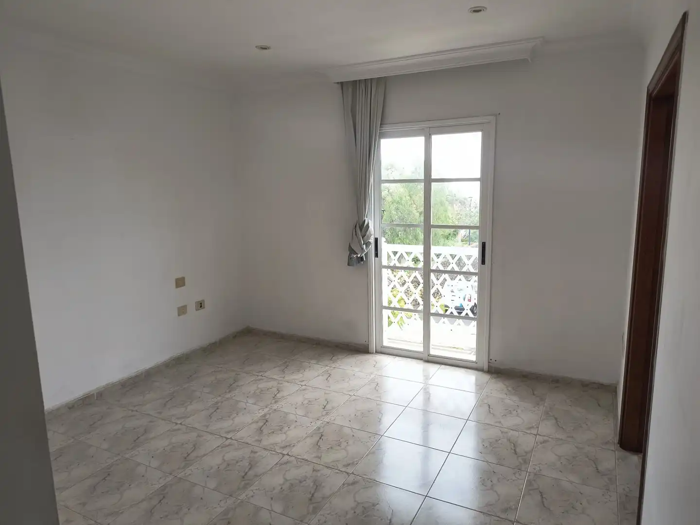 Schlafzimmer von Einfamilien-Reihenhaus zum Verkauf in Puerto de la Cruz mit Abstellraum, Ofen und Balkon