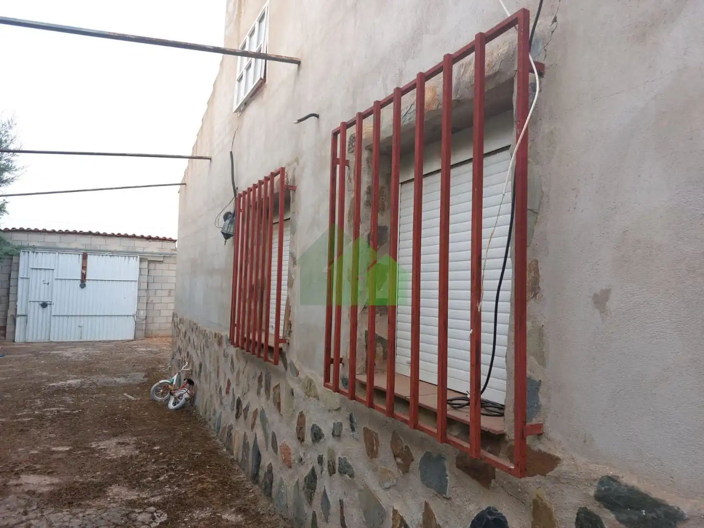 Vista exterior de Casa o chalet en venta en Corte de Peleas con Calefacción, Trastero y TV