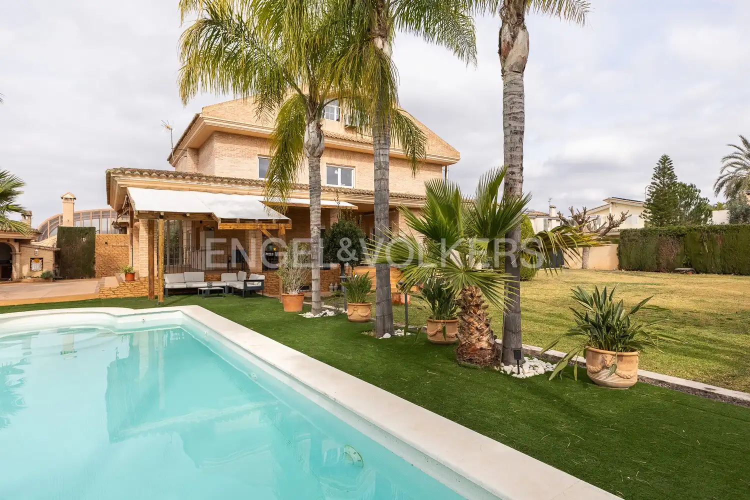 Vista exterior de Casa o chalet en venta en L'Eliana con Aire acondicionado, Calefacción y Jardín privado