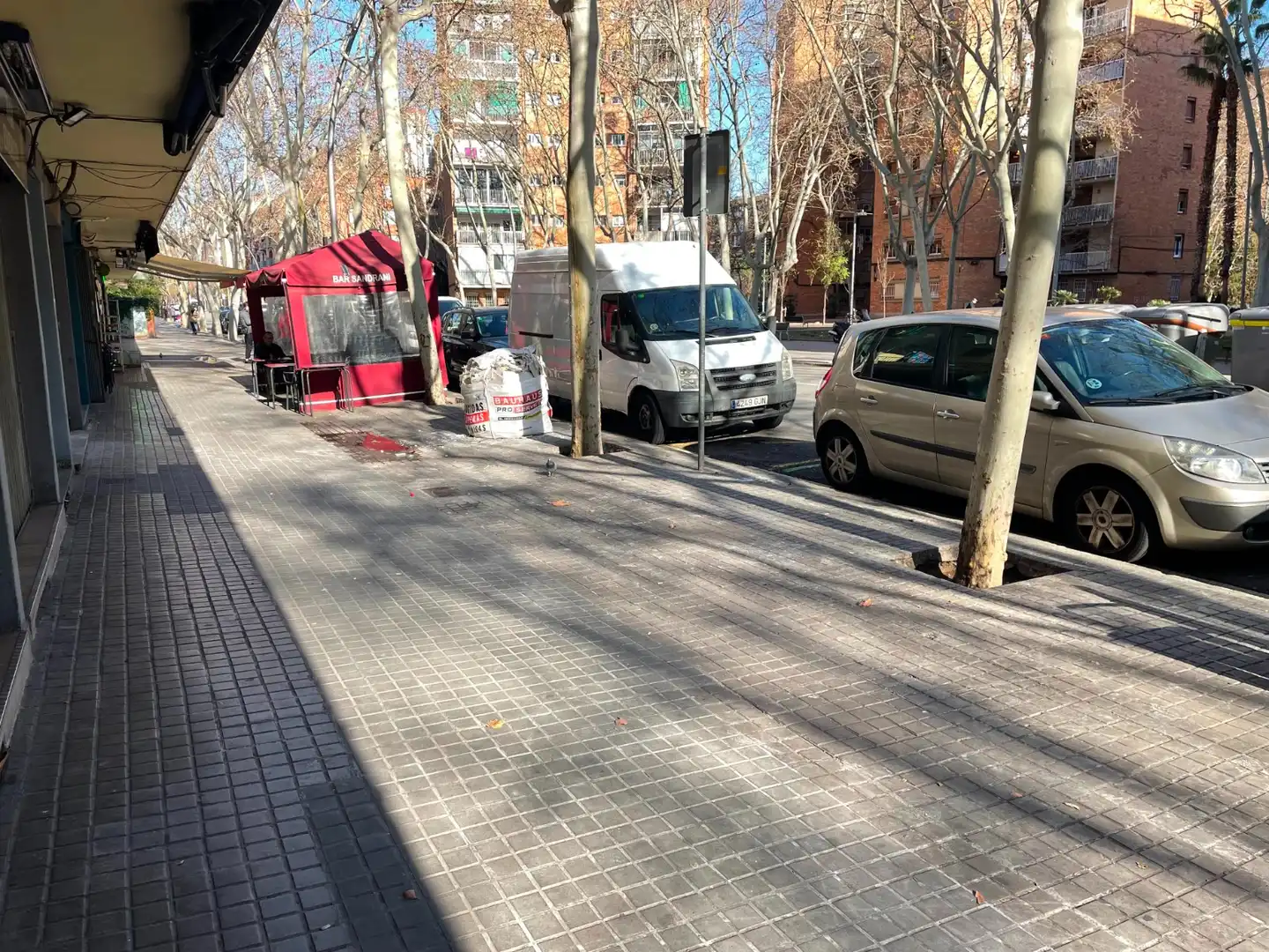 Außenansicht von Geschaftsraum zur Miete in Barcelona mit Klimaanlage