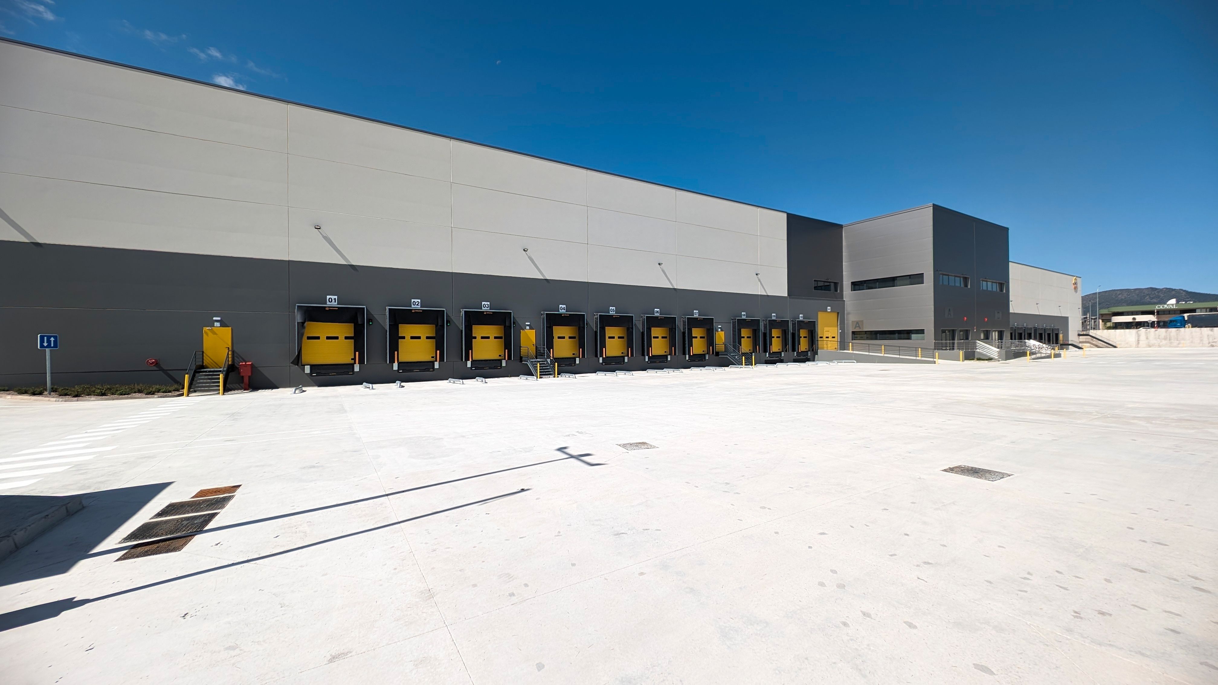 Vista exterior de Nau industrial de lloguer en Valls