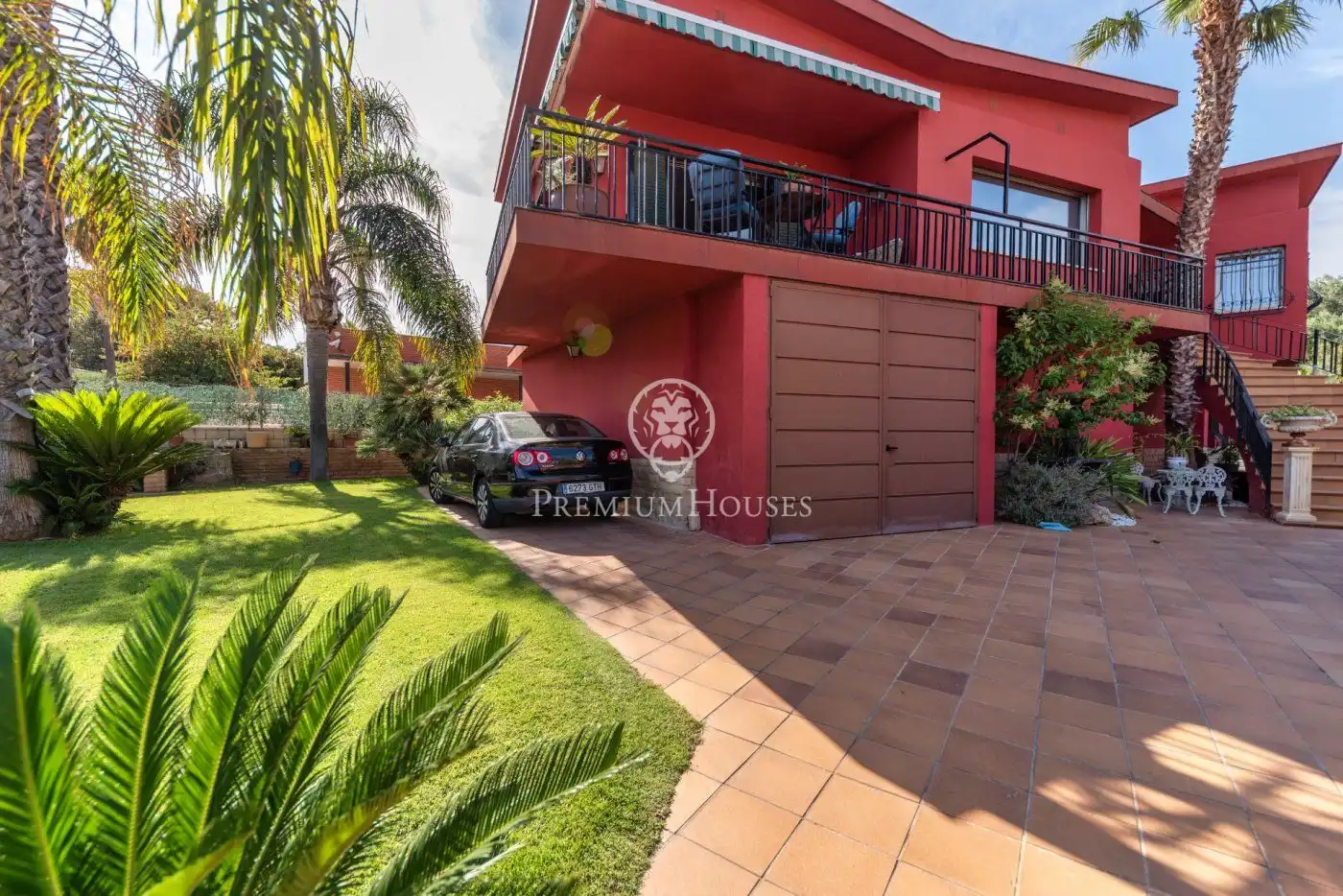 Exterior view of Houses for sale in Vilanova i la Geltrú  with Air Conditioner, Heating and Private garden