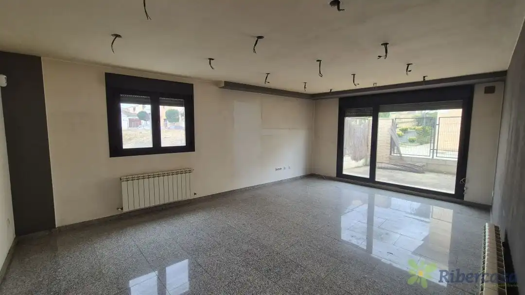 Casa adosada en venda a Calle Río Aragón, 31, Villafranca