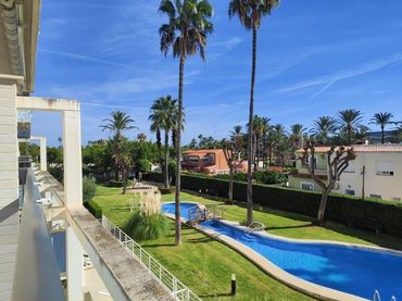 Appartement compact avec piscine à vendre à Las Marinas / Les Marines