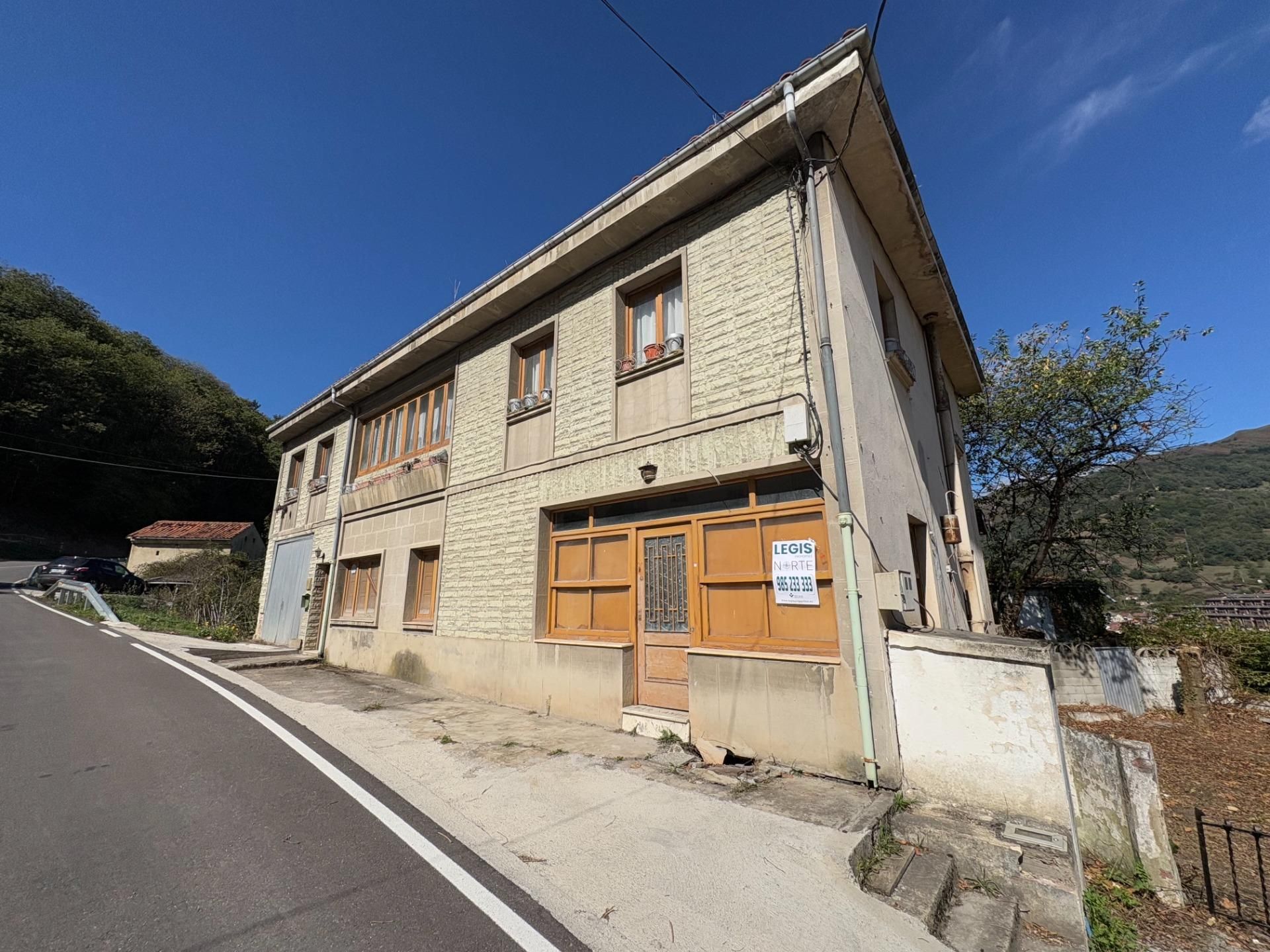 Exterior view of Building for sale in Aller