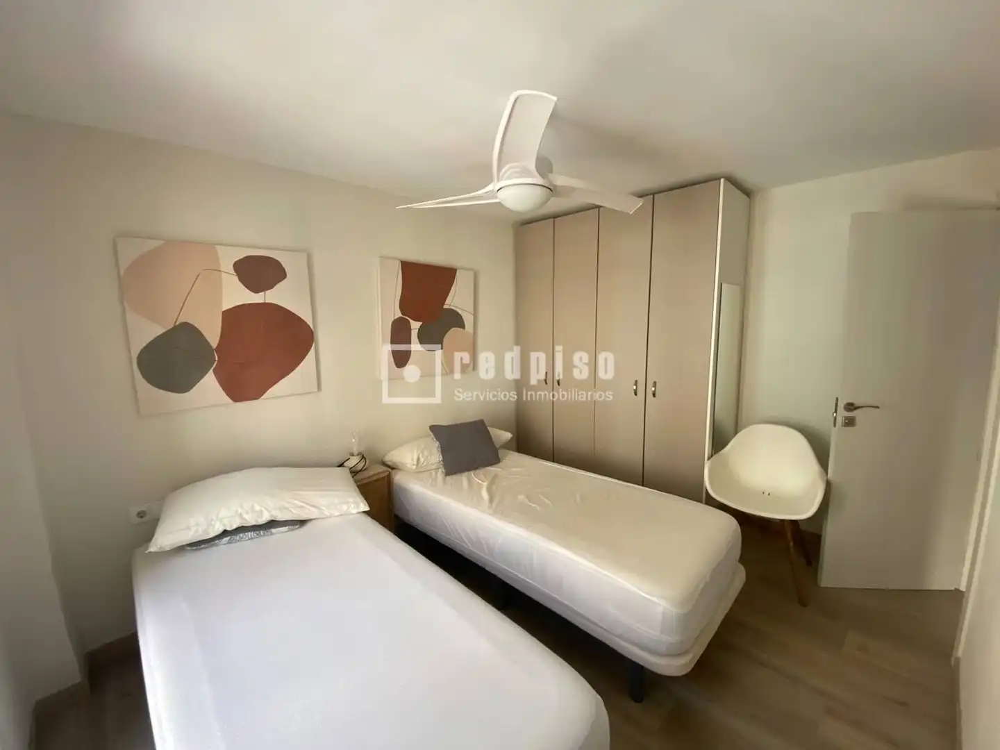 Dormitori de Pis en venda en Murcia amb Aire condicionat i Terrassa