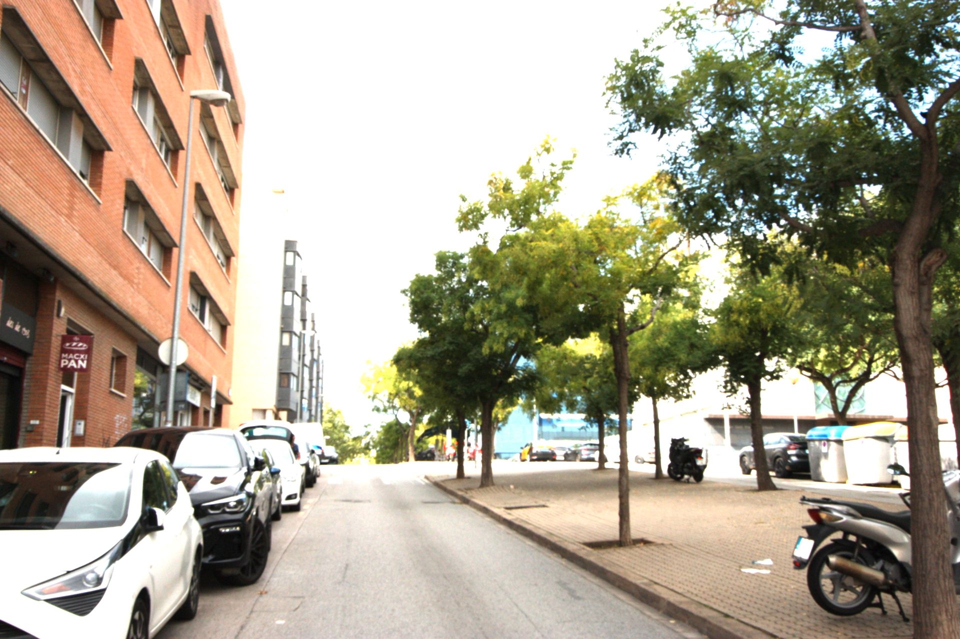 Vista exterior de Oficina de lloguer en Badalona amb Aire condicionat, Calefacció i Traster
