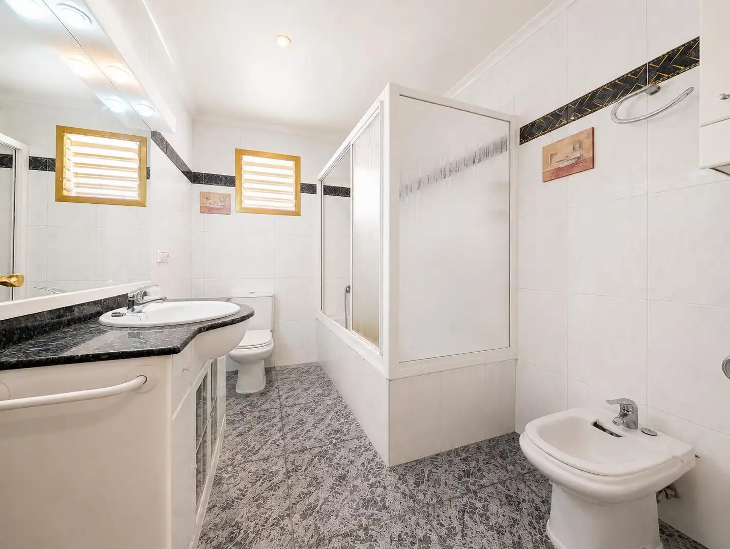 Baño de Apartamento en venta en Elche / Elx con Aire acondicionado y Amueblado