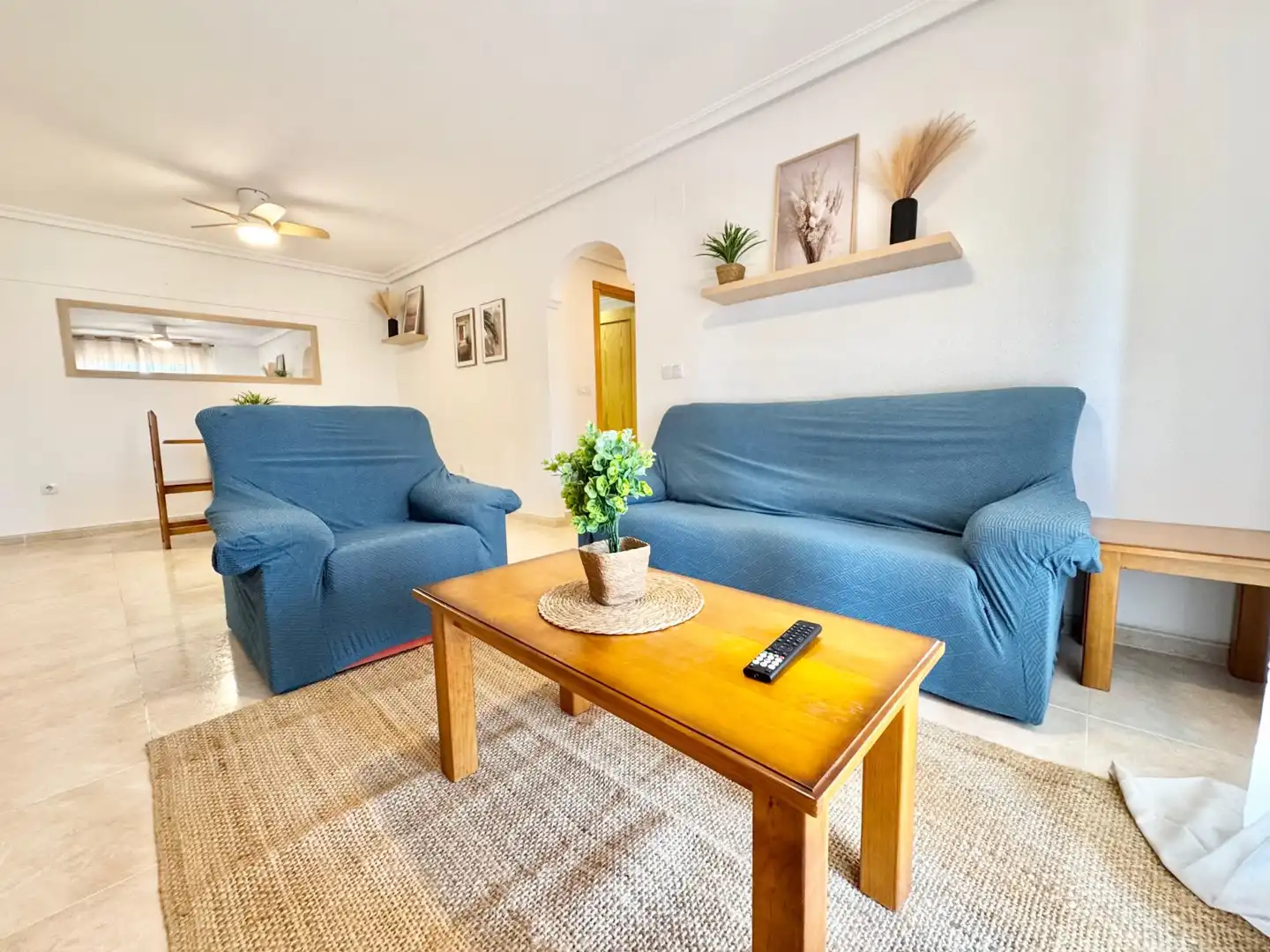 Sala de estar de Apartamento de alquiler en Orihuela con Aire acondicionado, Piscina y Amueblado