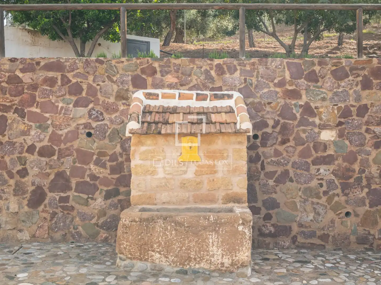 Vista exterior de Finca rústica en venda en Málaga amb Jardí privat, Terrassa i Traster