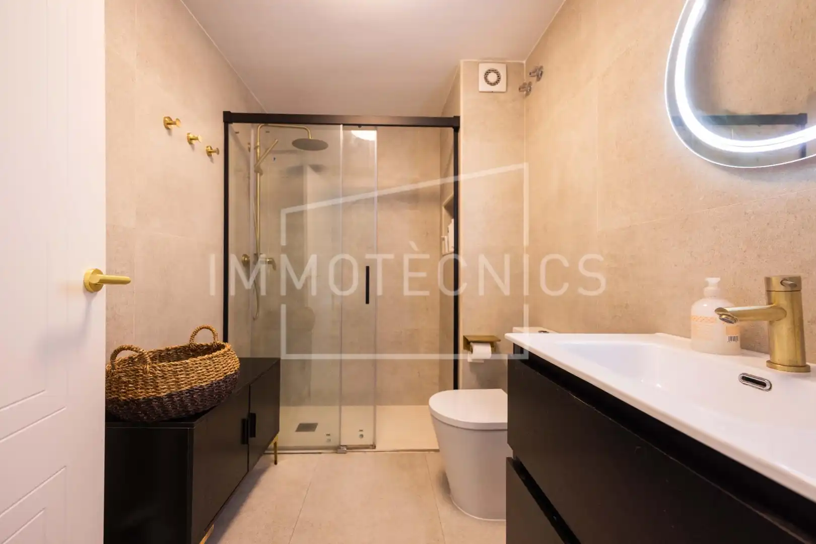 Baño de Casa adosada en venta en Caldes d'Estrac con Aire acondicionado, Calefacción y Terraza