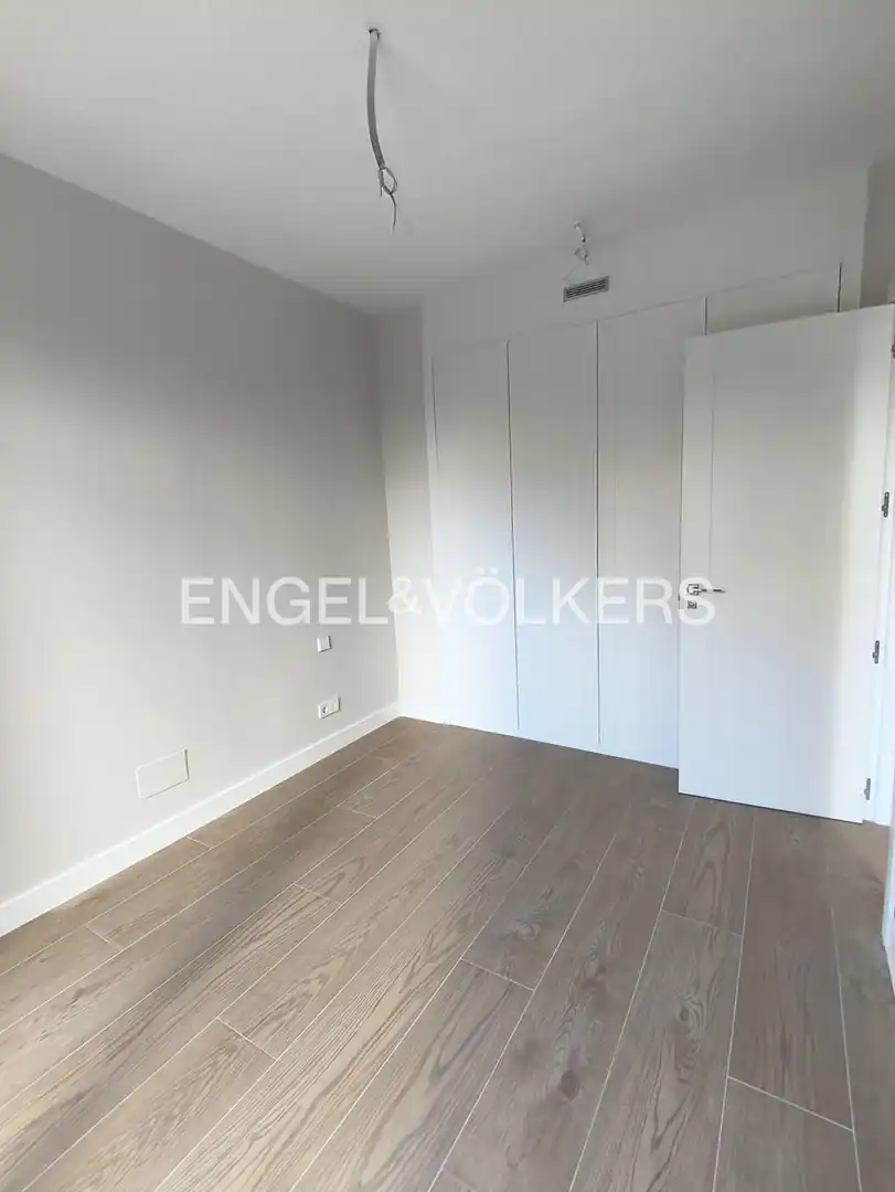 Bedroom of Flat for rent in Madrid  with Air Conditioner, Heating and Private garden