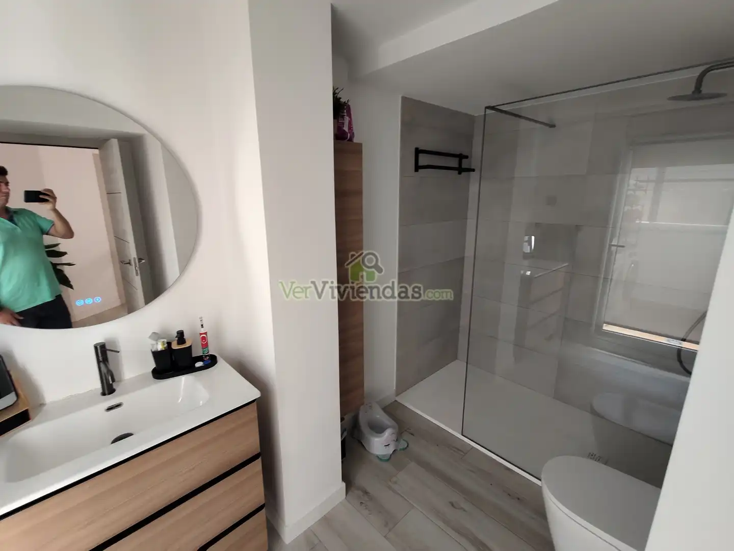 Bathroom of Duplexes for sale in Terrassa  with Air Conditioner, Heating and Parquet flooring