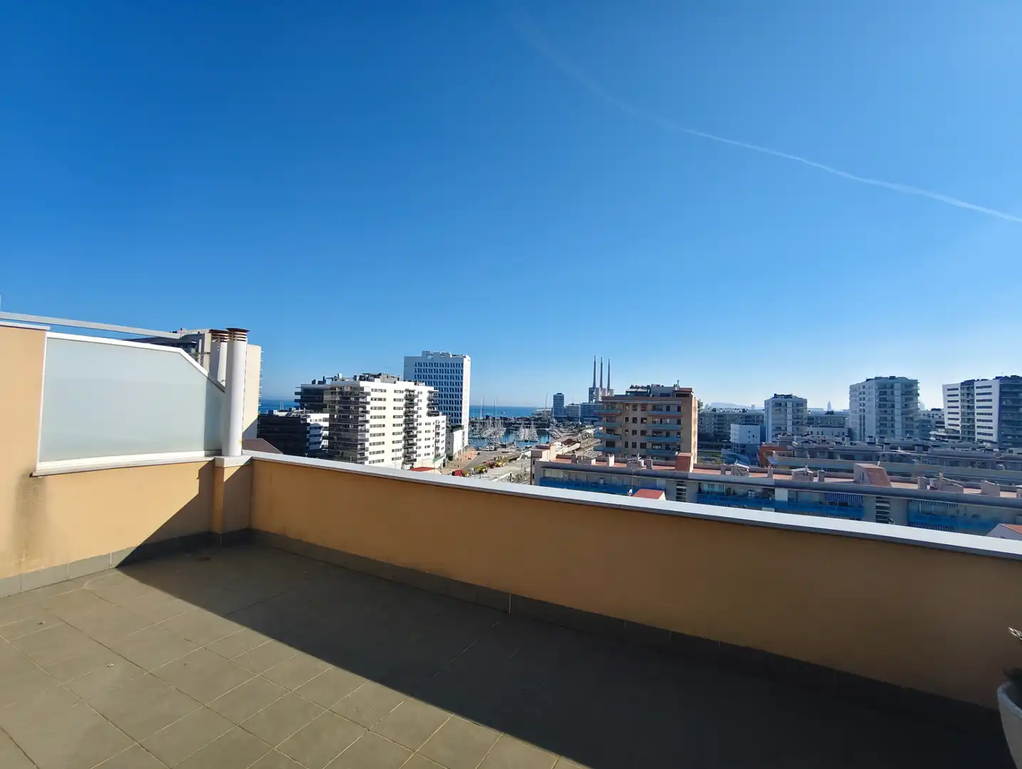 Terrassa de Àtic de lloguer en Badalona amb Aire condicionat, Calefacció i Parquet