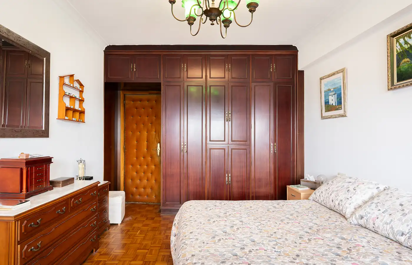 Schlafzimmer von Wohnung zum Verkauf in A Coruña Capital  mit Parkett, Möbliert und Ofen