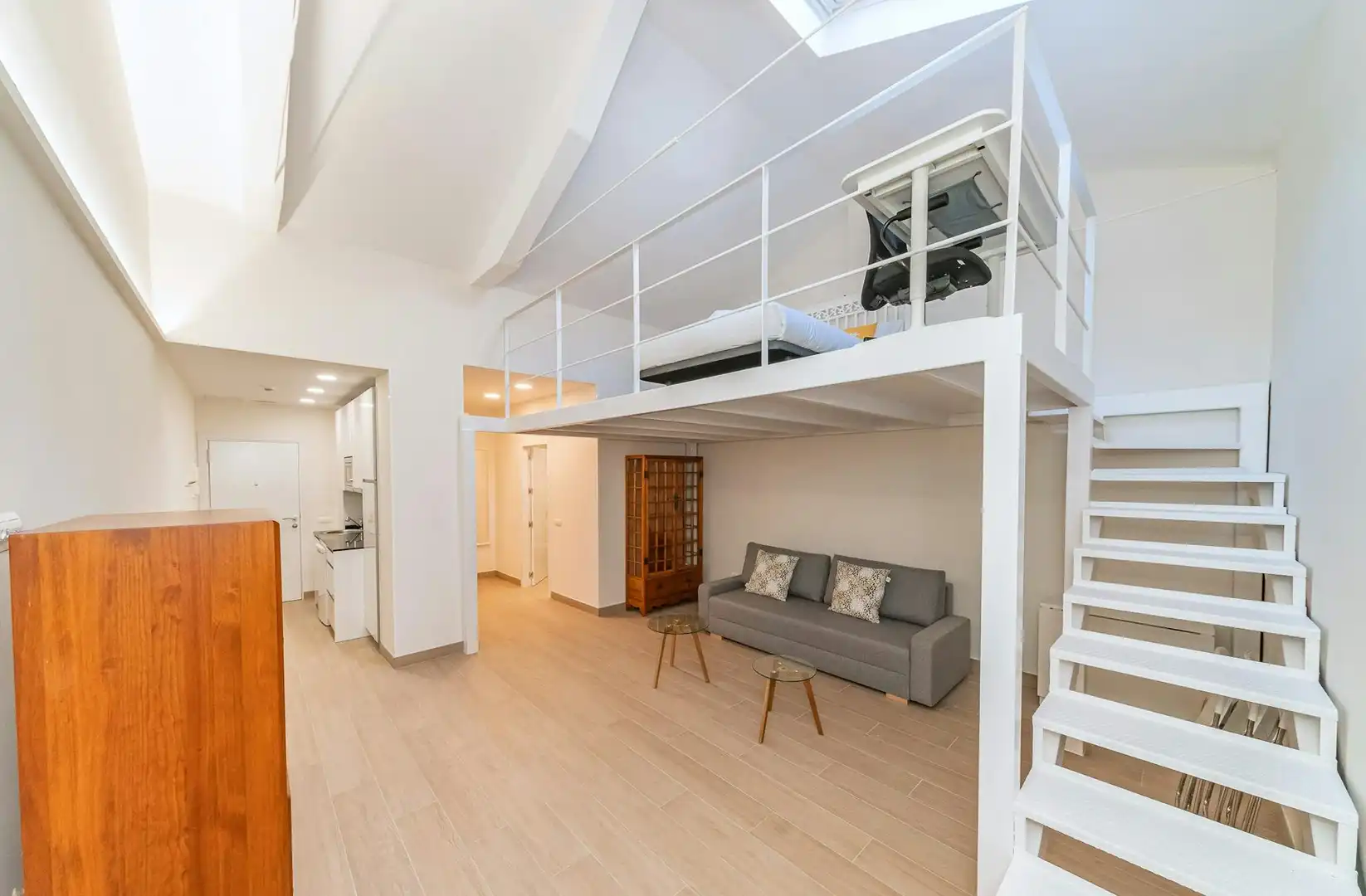 Flat for rent in Madrid  with Air Conditioner, Heating and Furnished