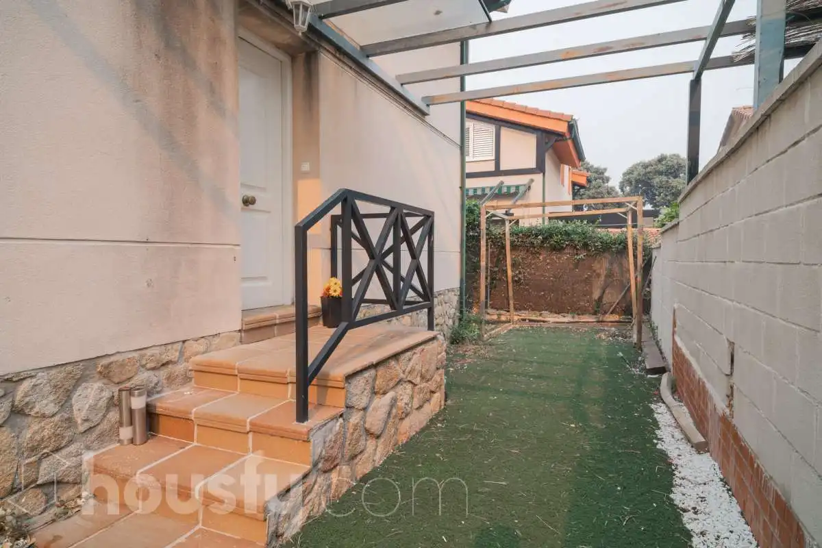 Casa o xalet en venda a Calle Rio sil, Miraflores de la Sierra