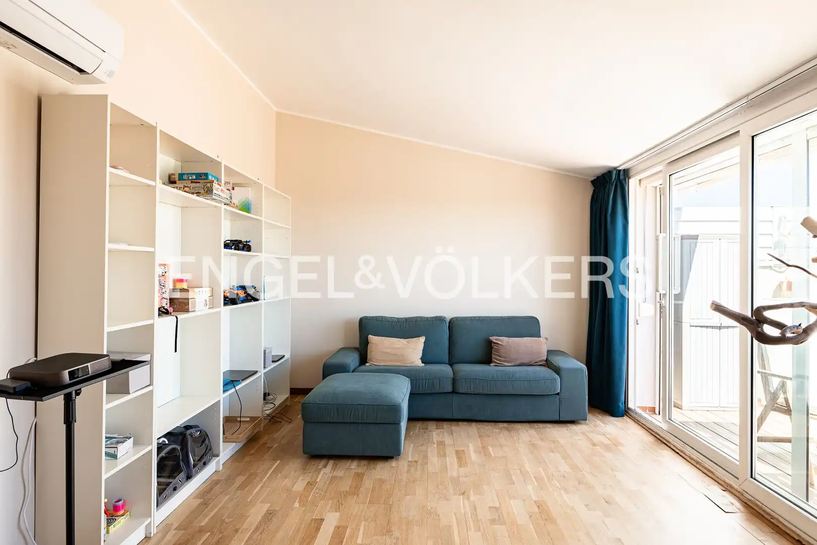 Sala d'estar de Casa o xalet en venda en Tiana amb Aire condicionat, Calefacció i Parquet