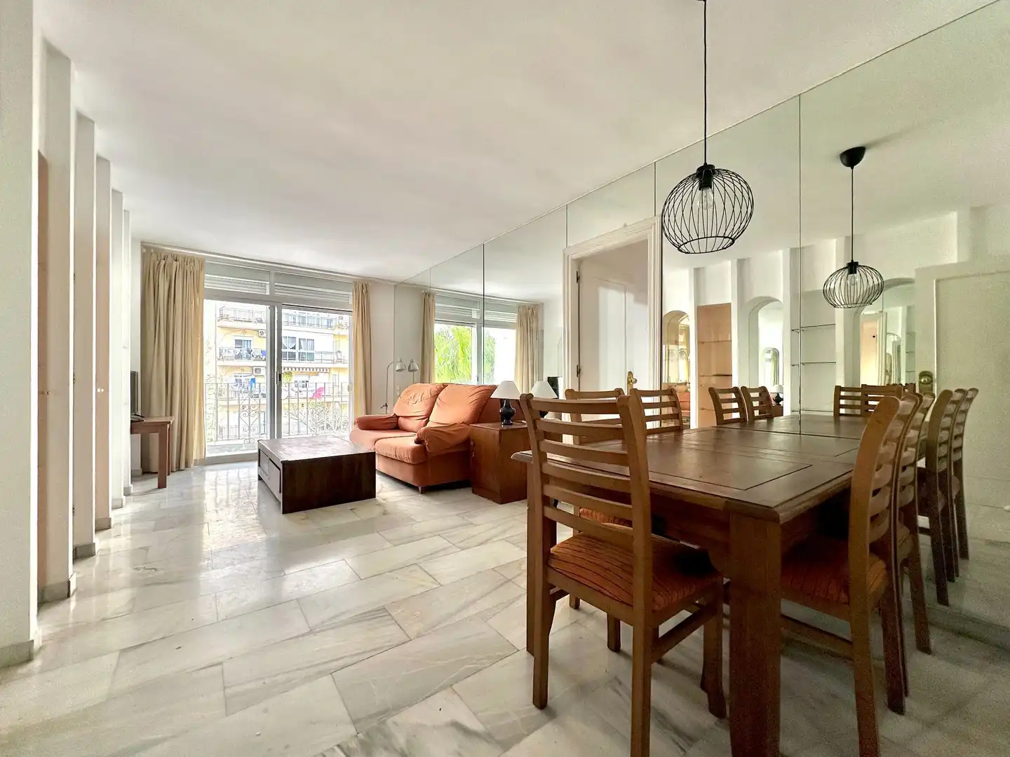 Außenansicht von Wohnungen zum Verkauf in Almuñécar mit Terrasse und Möbliert