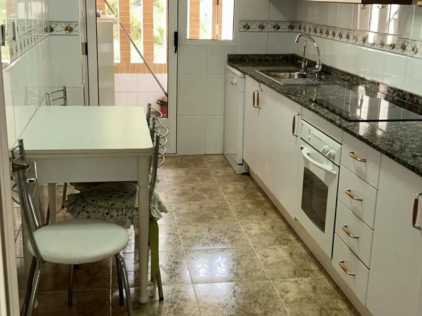 Kitchen of Flat for rent in Alicante / Alacant  with Air Conditioner, Heating and Terrace