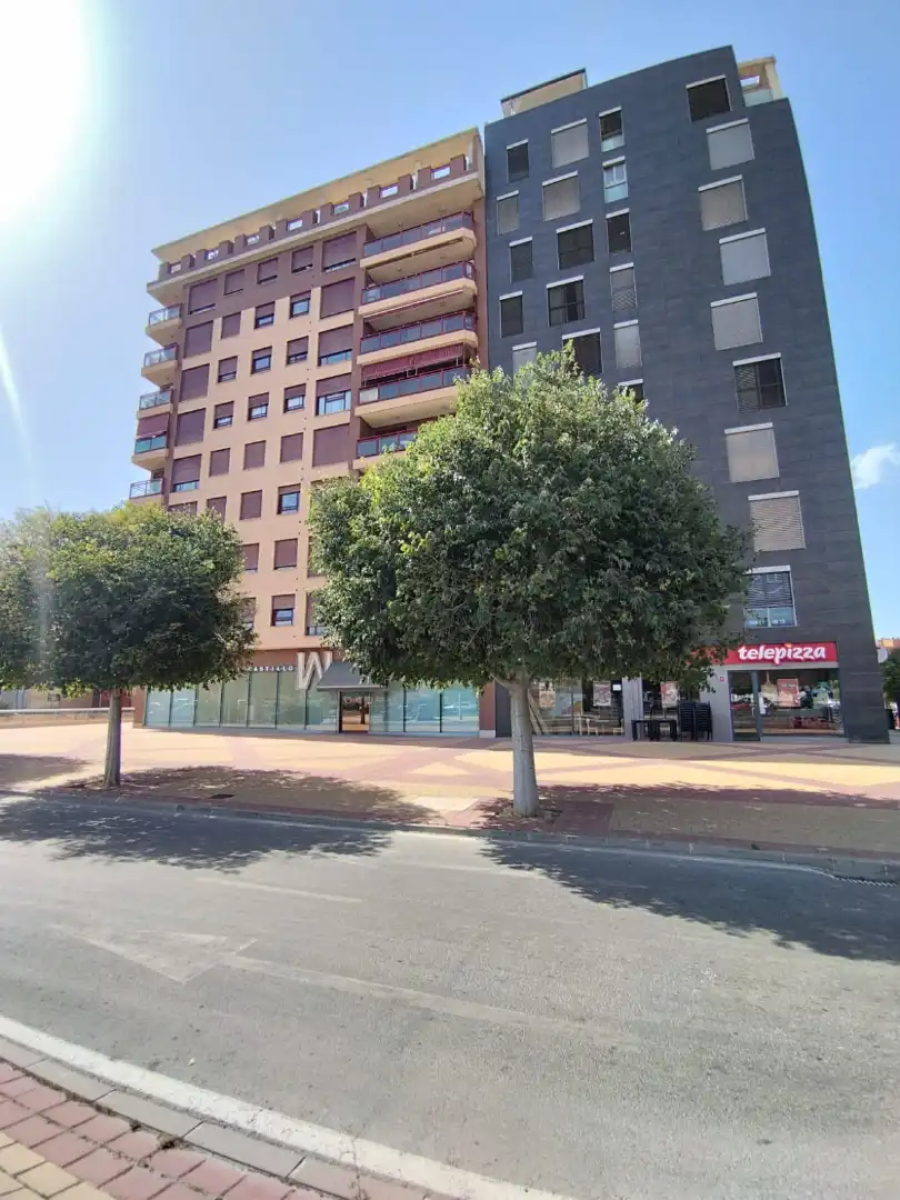 Außenansicht von Wohnung zur Miete in Murcia mit Ofen