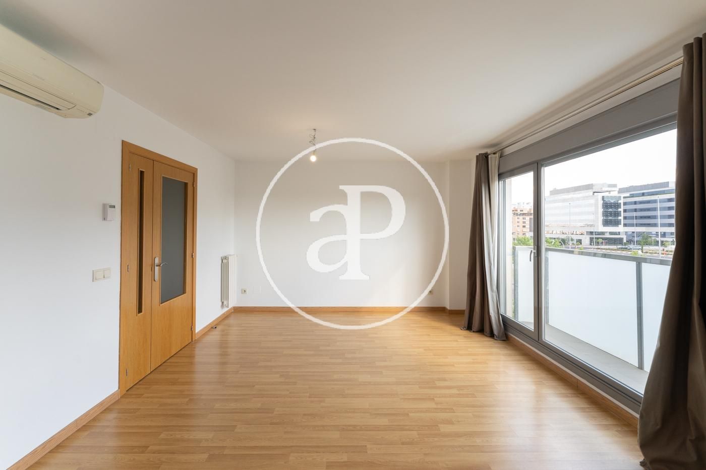 Living room of Flat to rent in  Madrid Capital  with Air Conditioner, Heating and Private garden