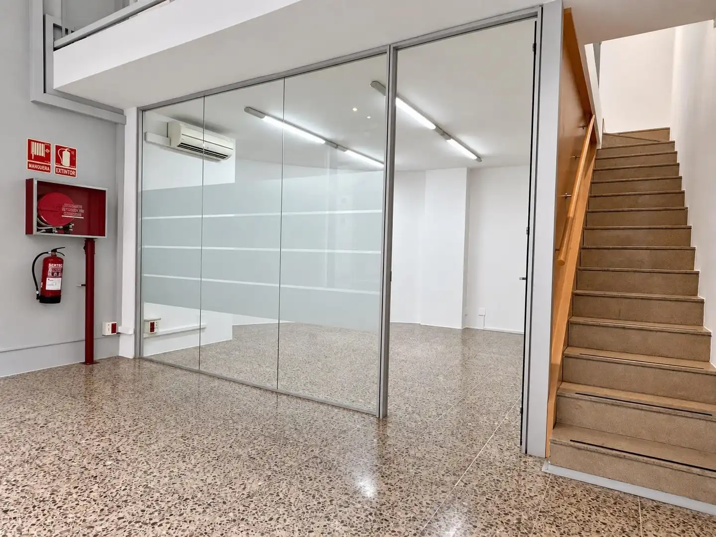 Oficina de alquiler en Les Corts