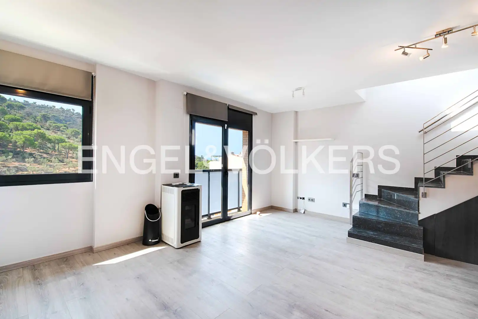 Wohnzimmer von Maisonette zum Verkauf in Roses mit Terrasse