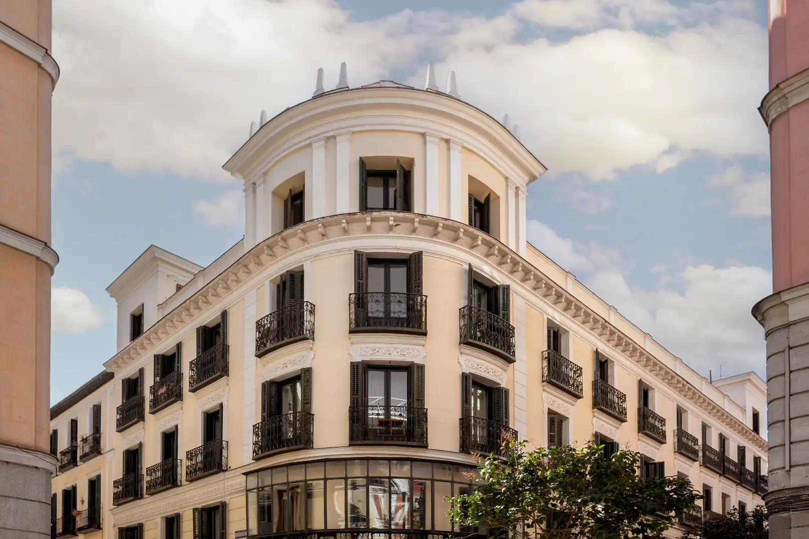 Vista exterior de Estudi en venda en Madrid amb Aire condicionat, Calefacció i Balcó