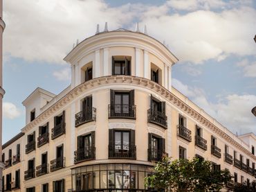 Estudi amb balcó en venda a Calle de Velarde 1