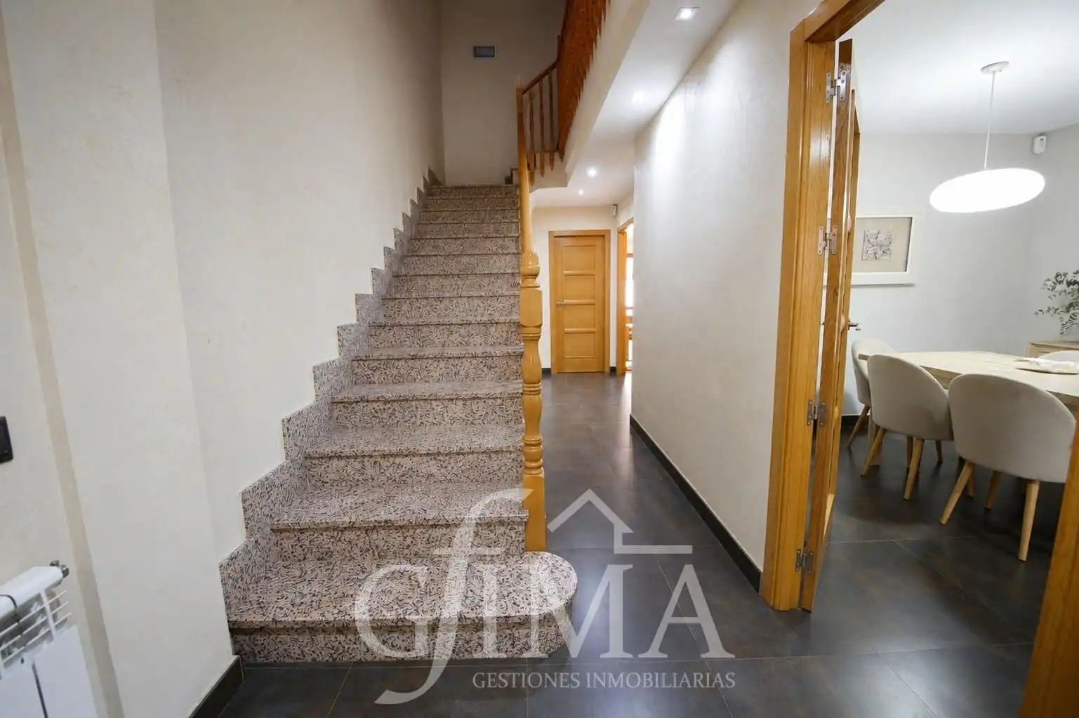 Casa adosada en venta en Tomelloso con Calefacción y Amueblado