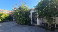 Vista exterior de Casa o xalet en venda en Los Barrios amb Terrassa, Piscina i Alarma