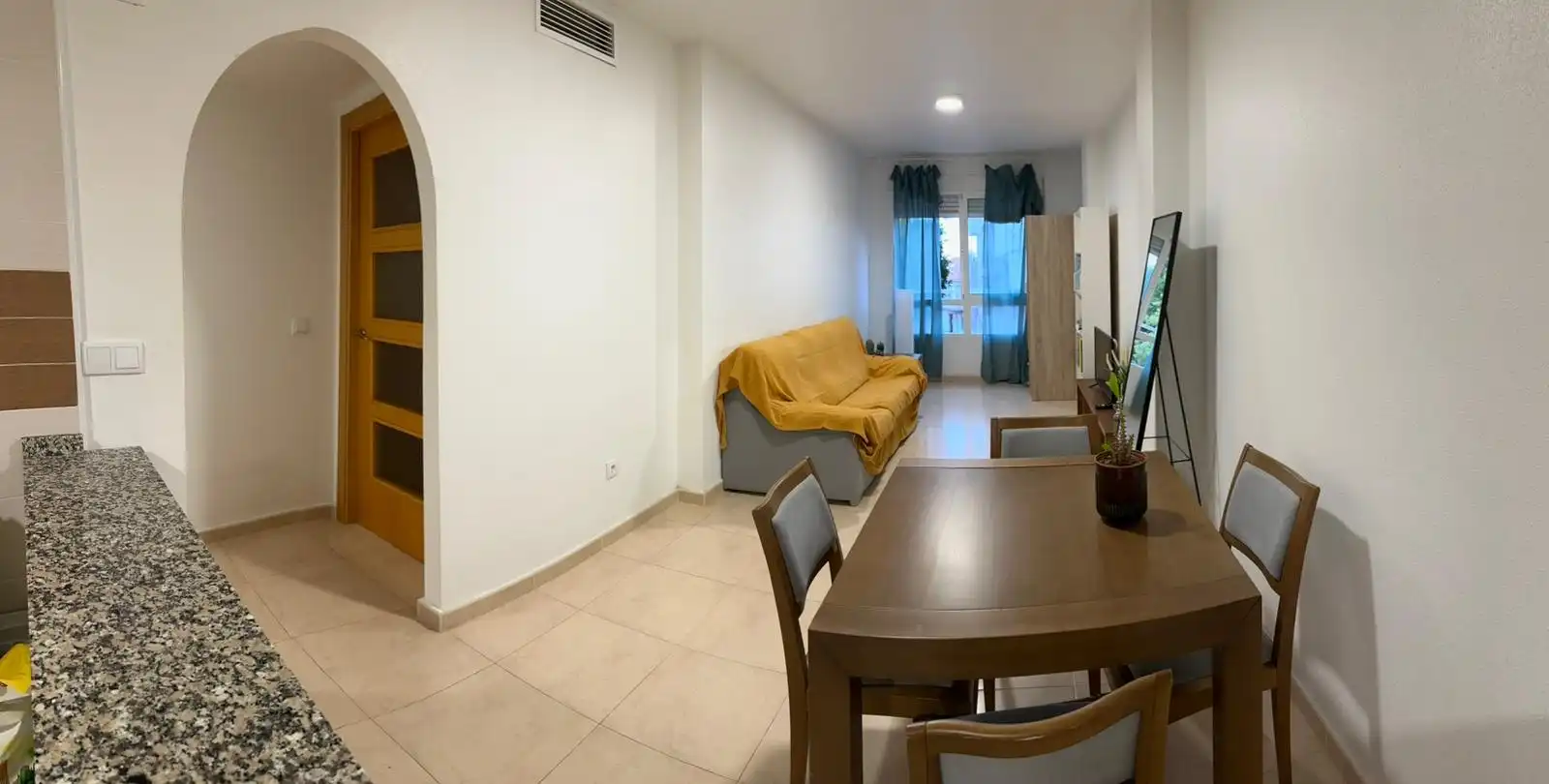 Sala de estar de Apartamento de alquiler en Murcia con Aire acondicionado, Amueblado y Horno