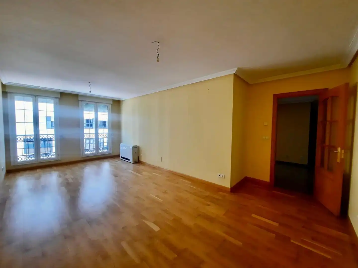 Sala d'estar de Pis en venda en Ponferrada amb Calefacció i Traster