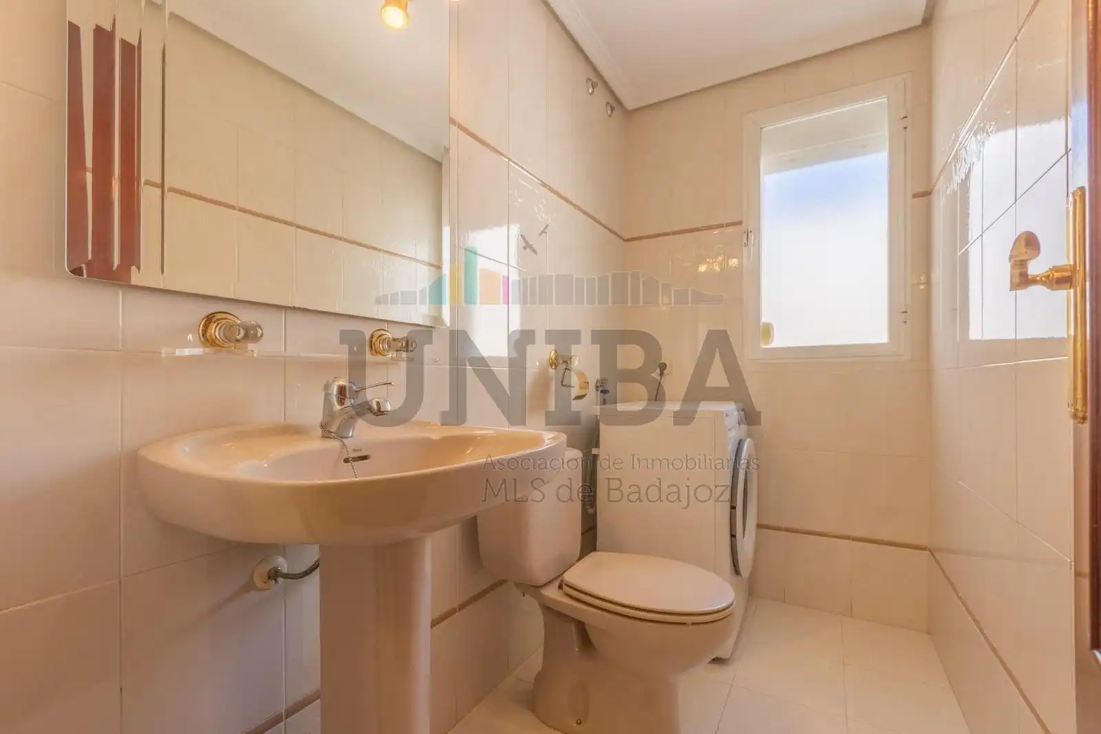 Badezimmer von Wohnung zum Verkauf in Badajoz mit Klimaanlage, Heizung und Terrasse