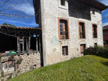 House for sale in Llanes - pancar