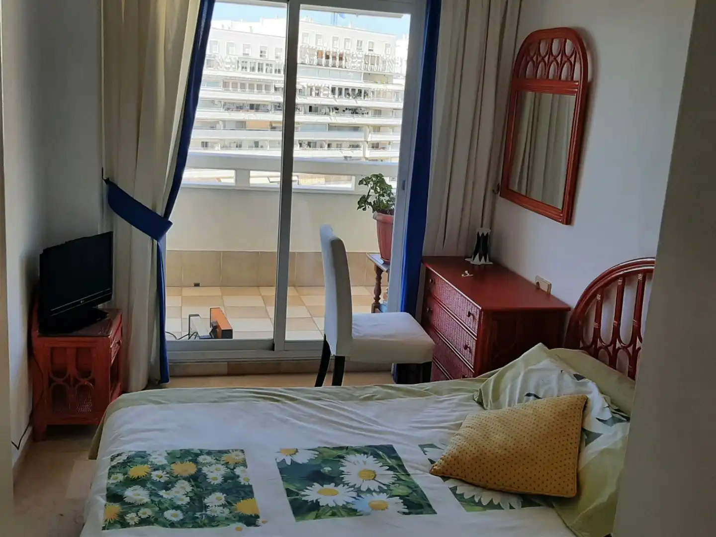 Bedroom of Flat for share in Marbella  with Terrace, Swimming Pool and Furnished
