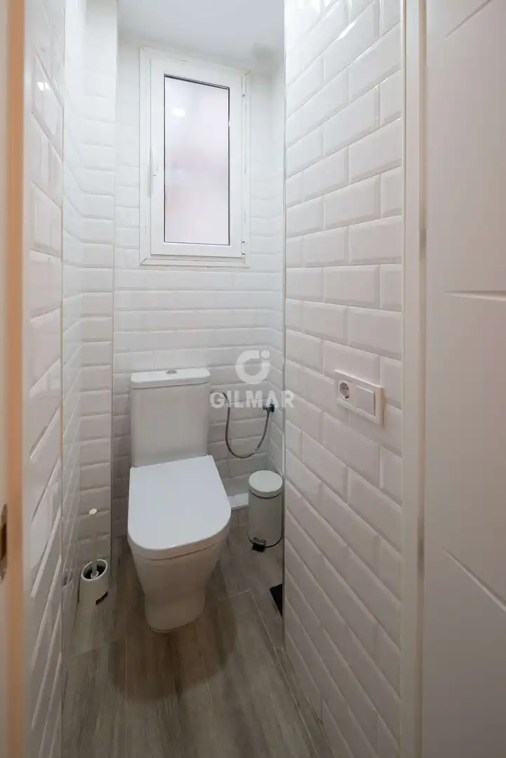 Badezimmer von Erdgeschoss zum Verkauf in Madrid mit Heizung