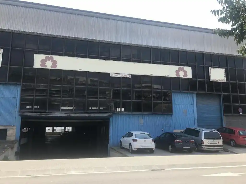 Industrial building for sale in Carrer Sant Jaume, imagen 2